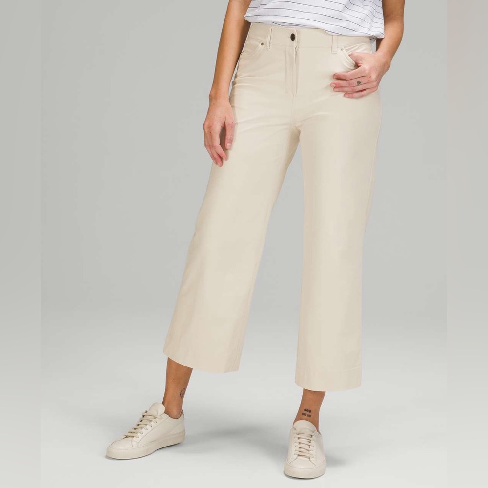 Lululemon City Sleek 5 Pocket Wide-Leg High Rise 7/8 Pant in White Opal— Size 28
